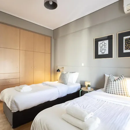 Renovated 3 Bedroom With Acropolis View Апартаменты *