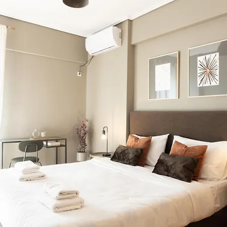 Renovated 3 Bedroom With Acropolis View Афины