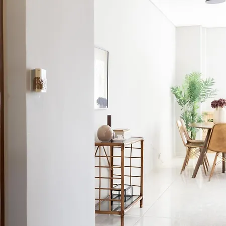 Apartment Renovated 3 Bedroom With Acropolis View *