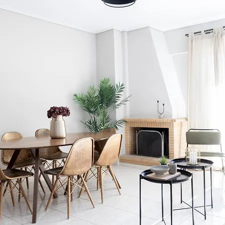 Renovated 3 Bedroom With Acropolis View