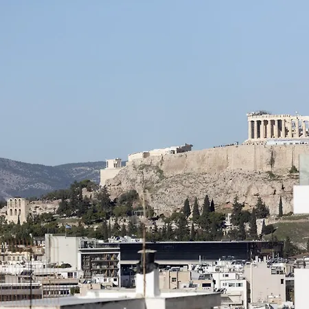 Apartment Renovated 3 Bedroom With Acropolis View
