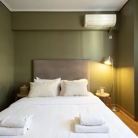 Apartment Renovated 3 Bedroom With Acropolis View